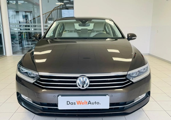 Volkswagen Passat cena 86900 przebieg: 99950, rok produkcji 2018 z Stargard małe 667